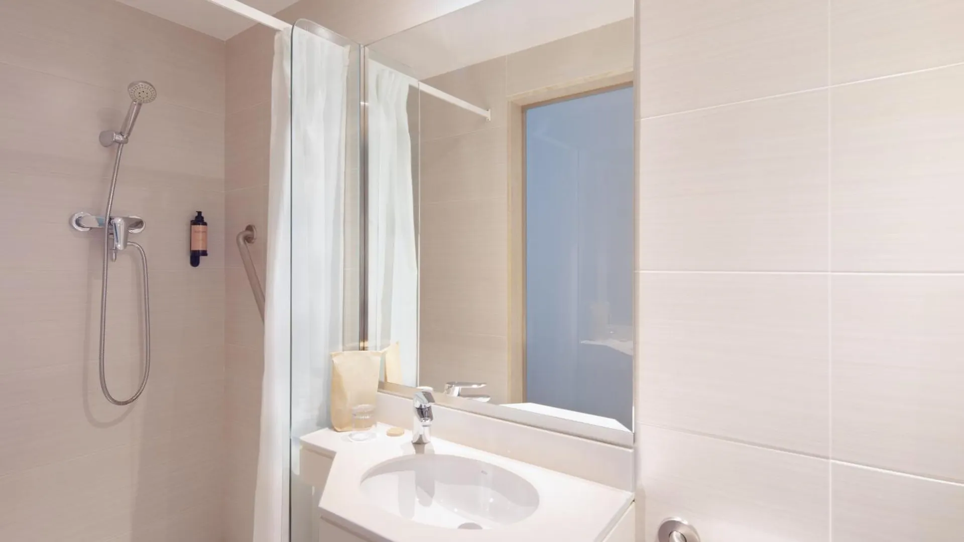 ***  Hotel Lugano Barcelona Spain